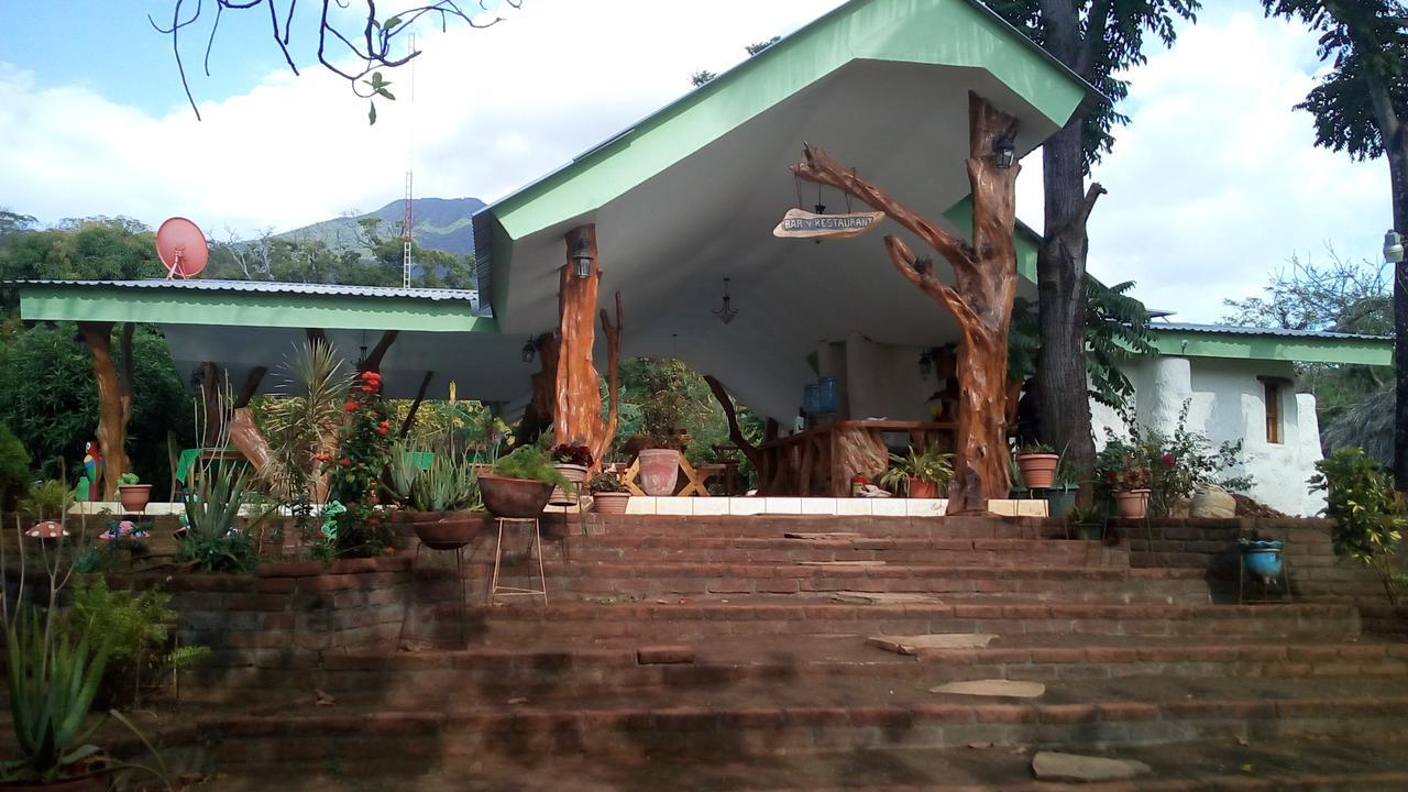 Hostal Y Restaurante Rancho Merida Bagian luar foto
