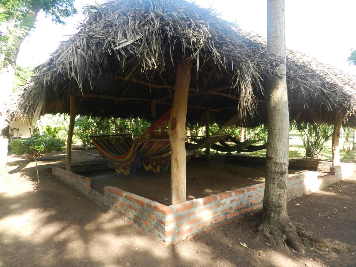Hostal Y Restaurante Rancho Merida Bagian luar foto